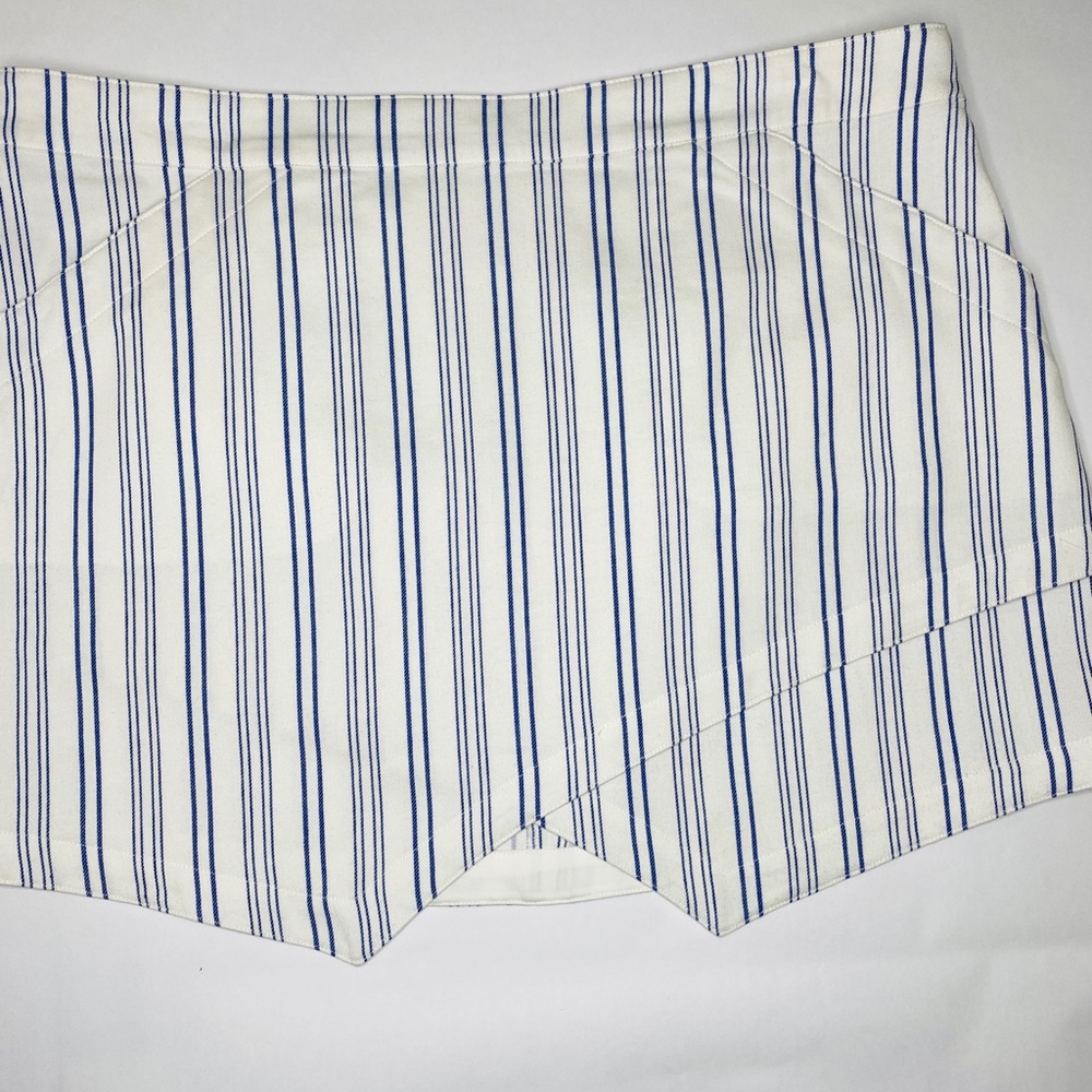 BCBG MaxAzria Asymmetrical Mini Skirt SIZE L - Picture 3 of 7